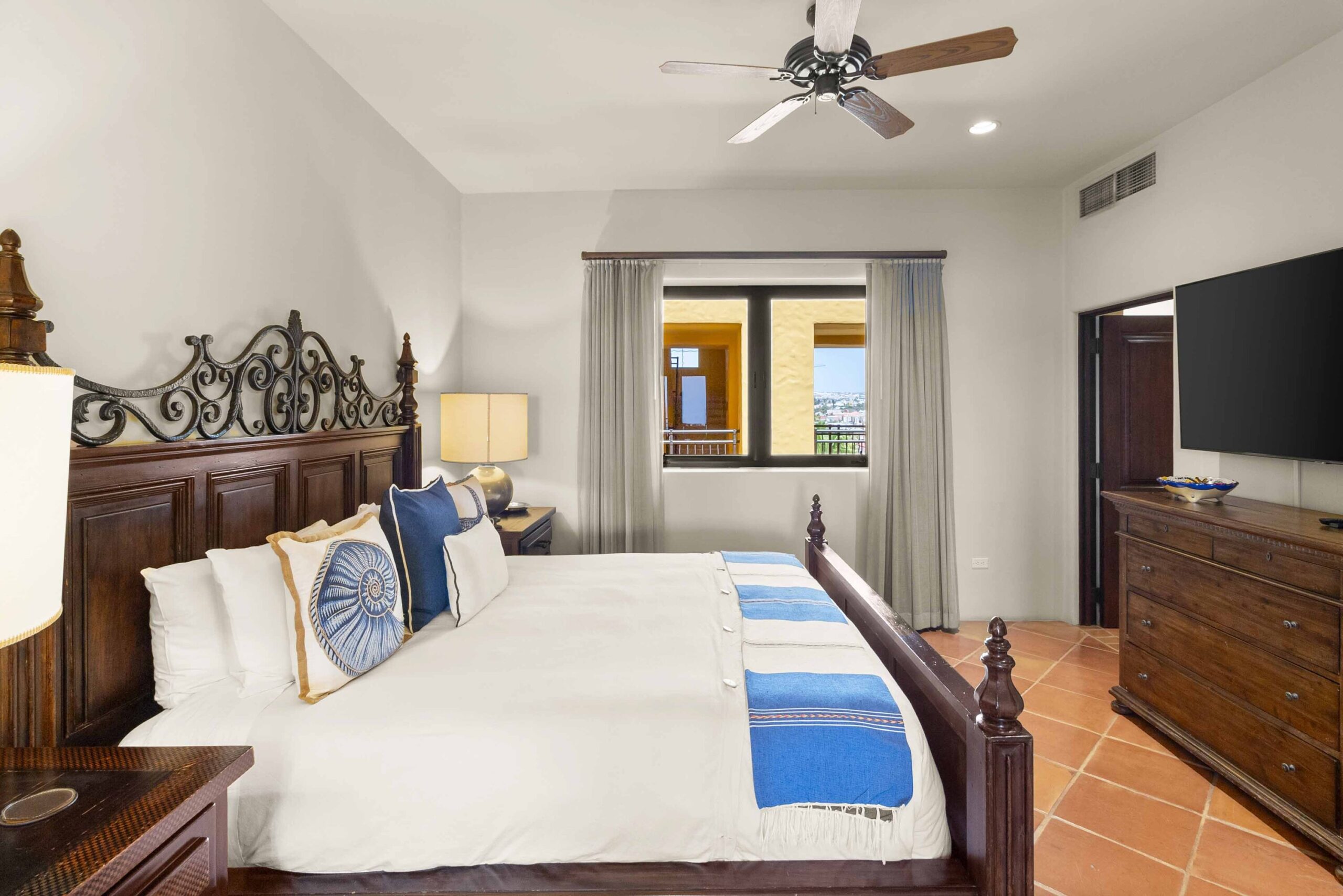 Residence 1-403, Hacienda Beach Club
