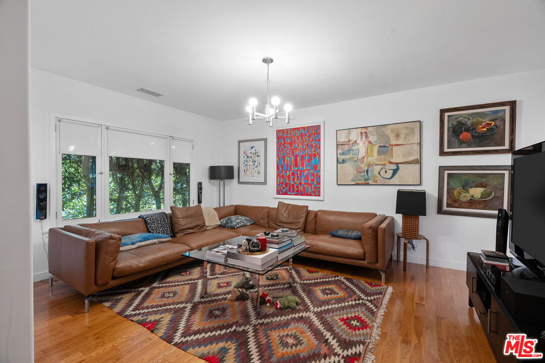 803 N Curson Ave