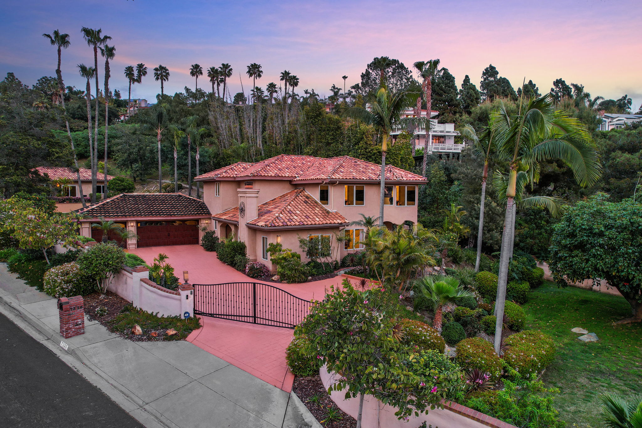 7326  Cadencia St.