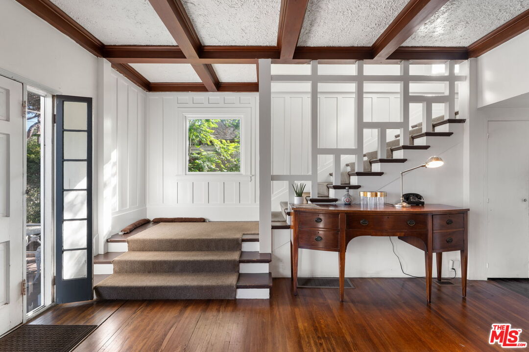 333 E Anapamu St