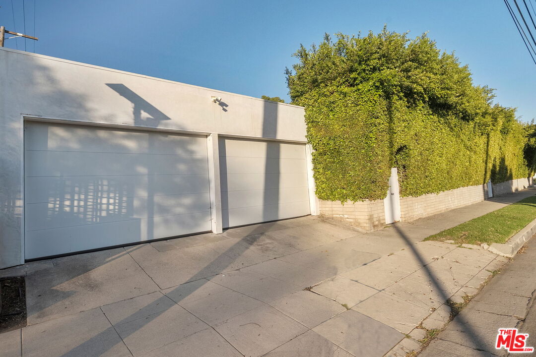 803 N Curson Ave