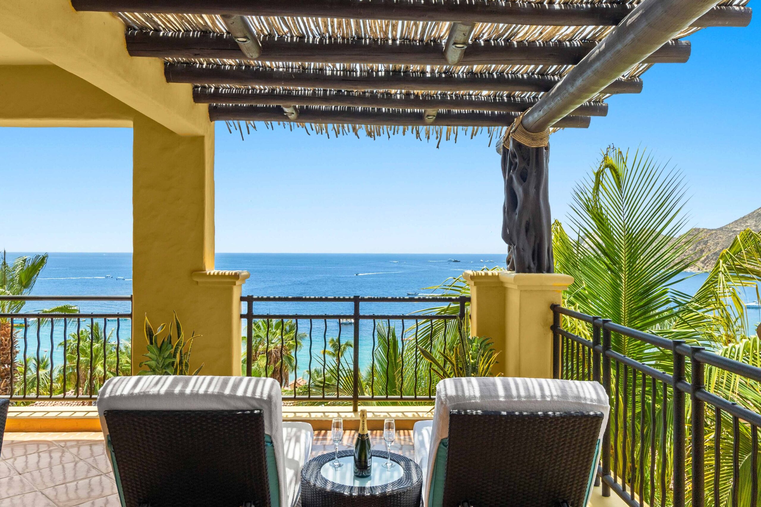 Residence 1-403, Hacienda Beach Club
