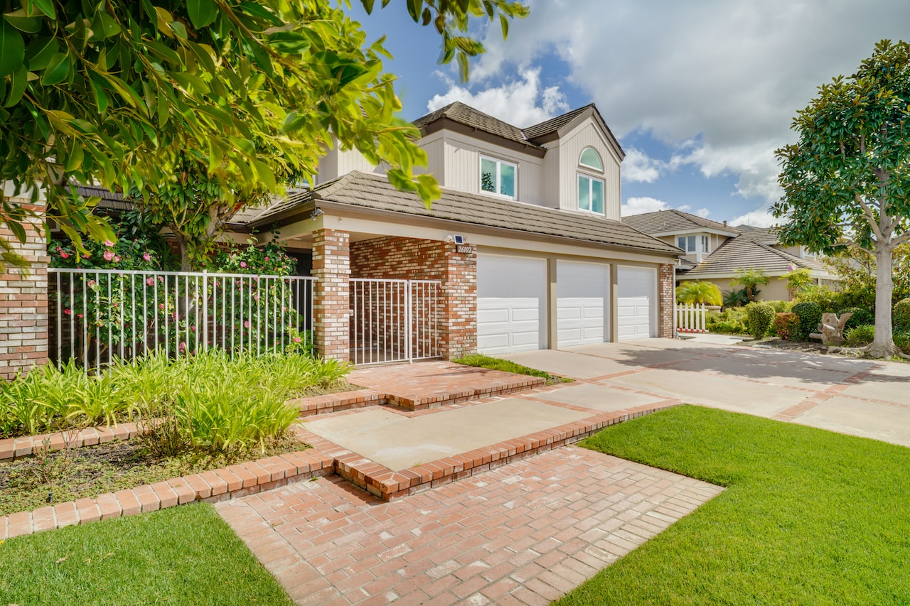 26102  Spur Branch Ln.