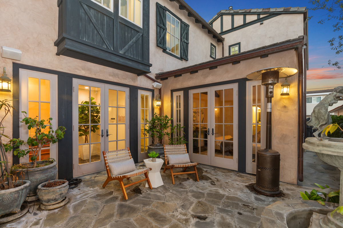 302  Larkspur Ave.