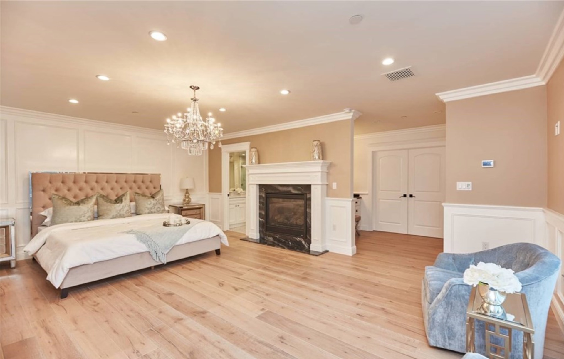 900  Moraga Dr.