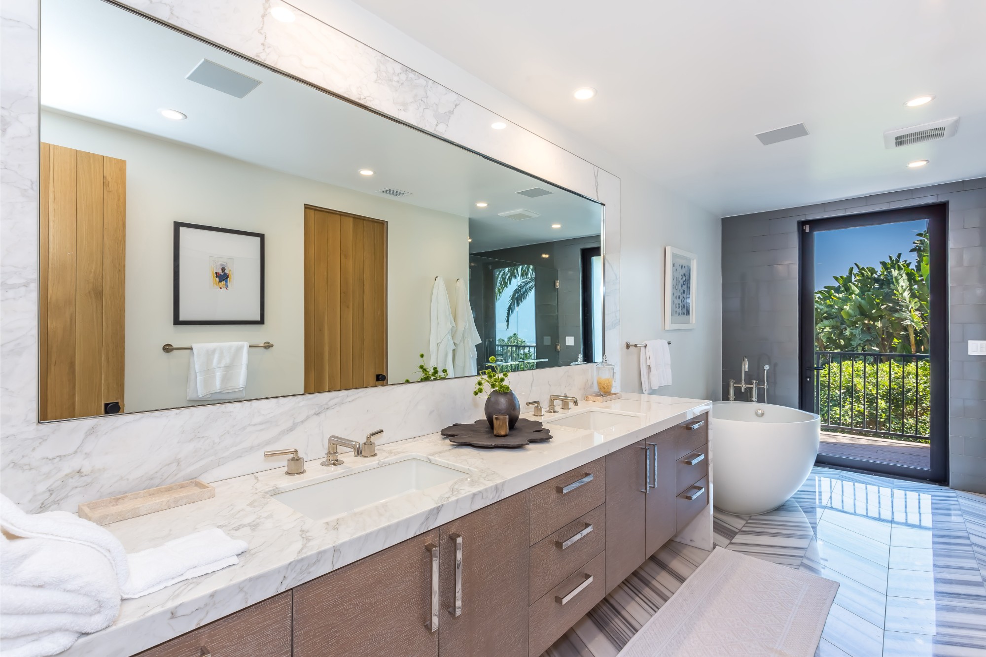 1490 Sunset Plaza Dr.