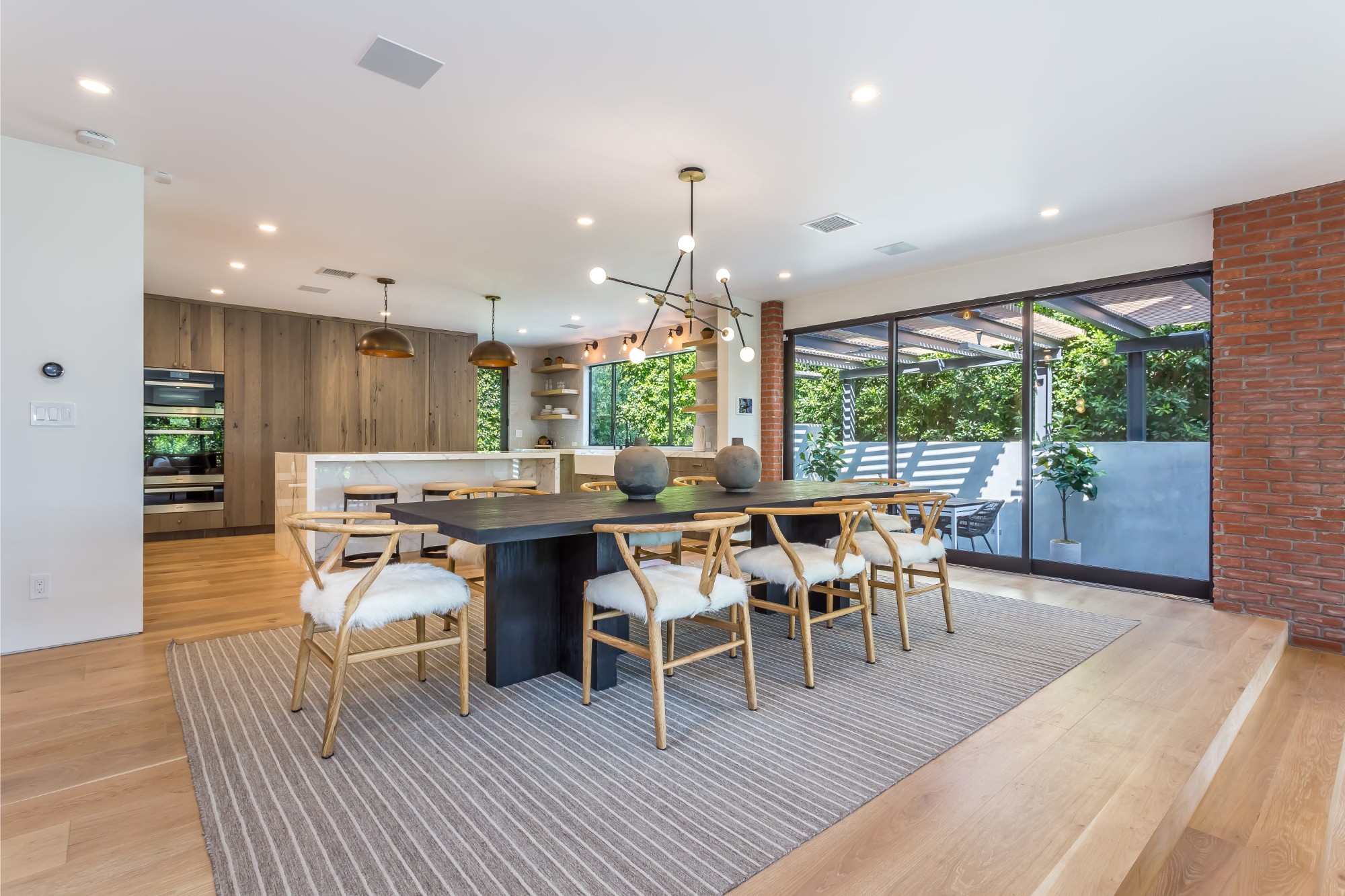 1490 Sunset Plaza Dr.