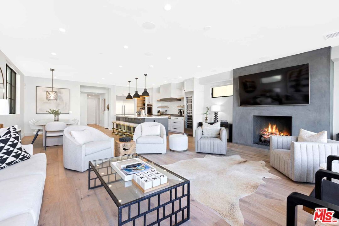 4106 River Ave