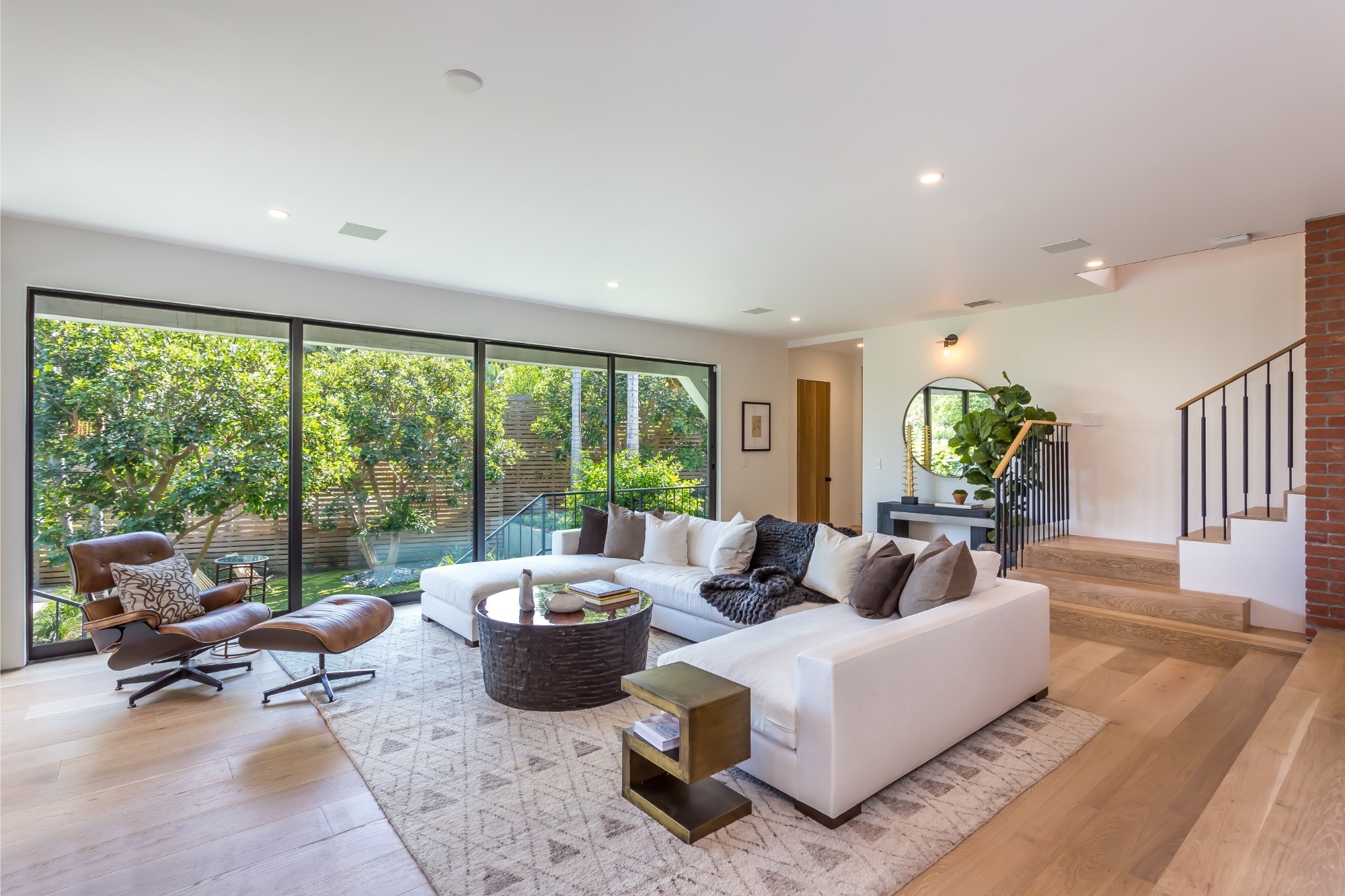 1490 Sunset Plaza Dr.