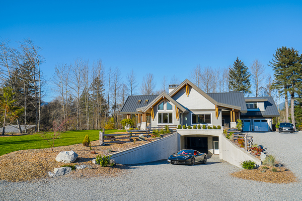 41611 Grant Road, Brackendale