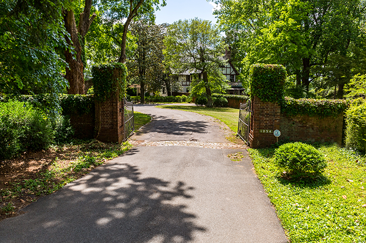 1234 Rothesay Circle
