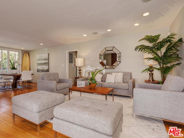 520 Montana Ave 101