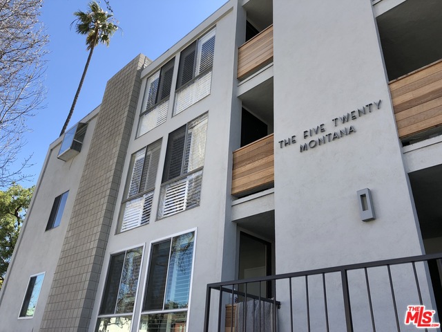 520 Montana Ave 101