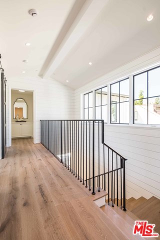 1007 Wellesley Ave