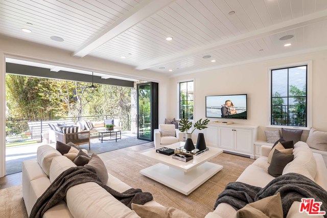 1007 Wellesley Ave