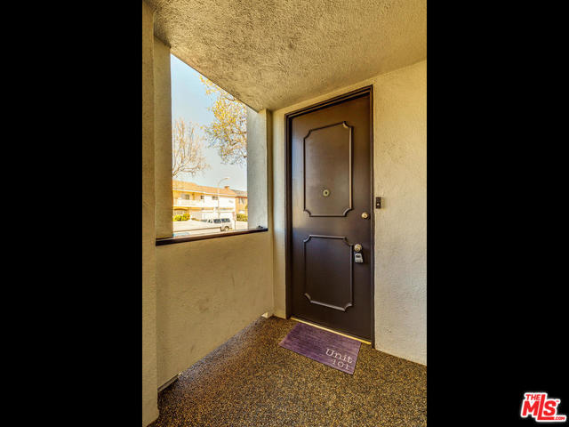 520 Montana Ave 101