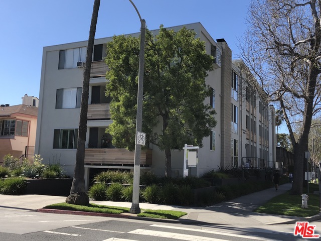 520 Montana Ave 101