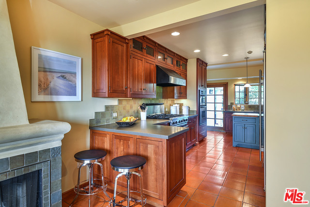 144 Adelaide Dr