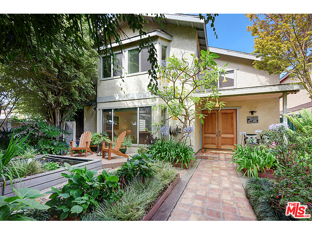 3632 Redwood Ave