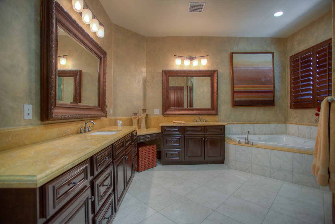 52868  Claret Cove