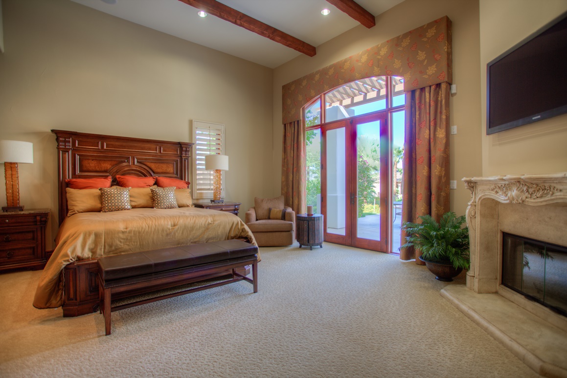 52868  Claret Cove