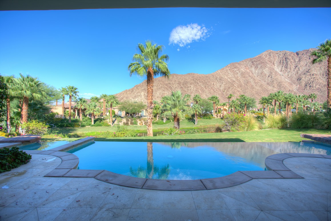 52868  Claret Cove