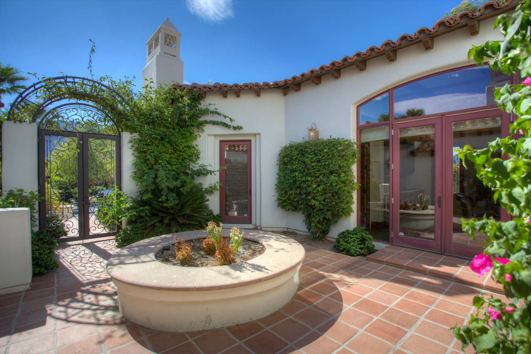 52868  Claret Cove