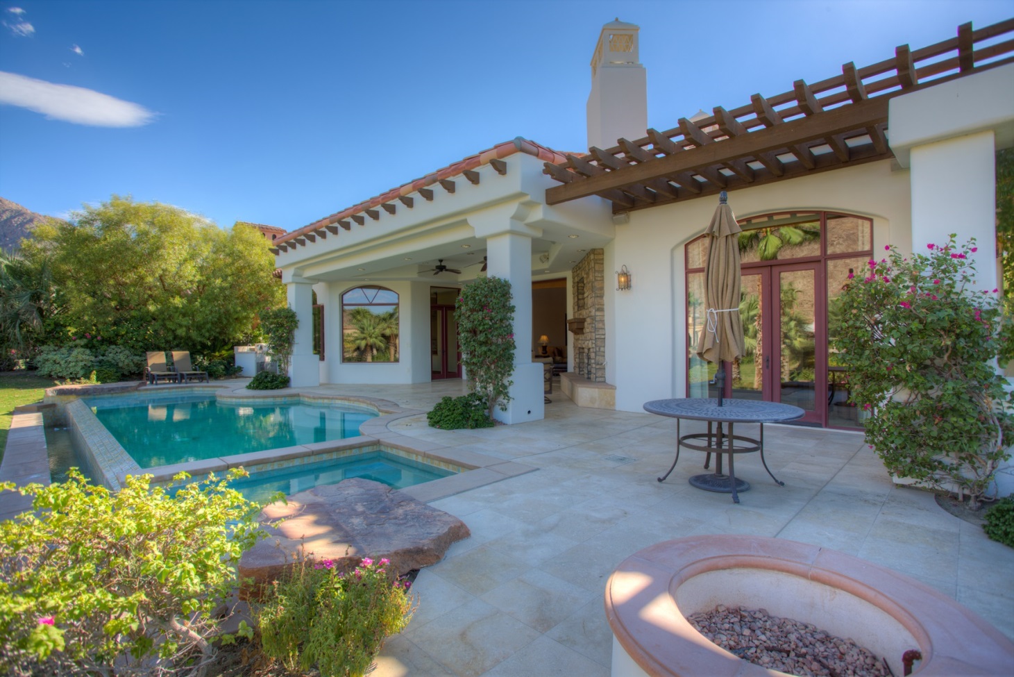 52868  Claret Cove