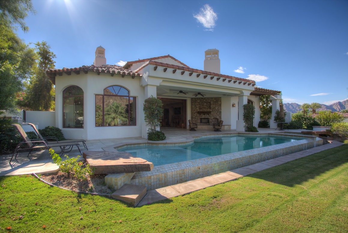 52868  Claret Cove