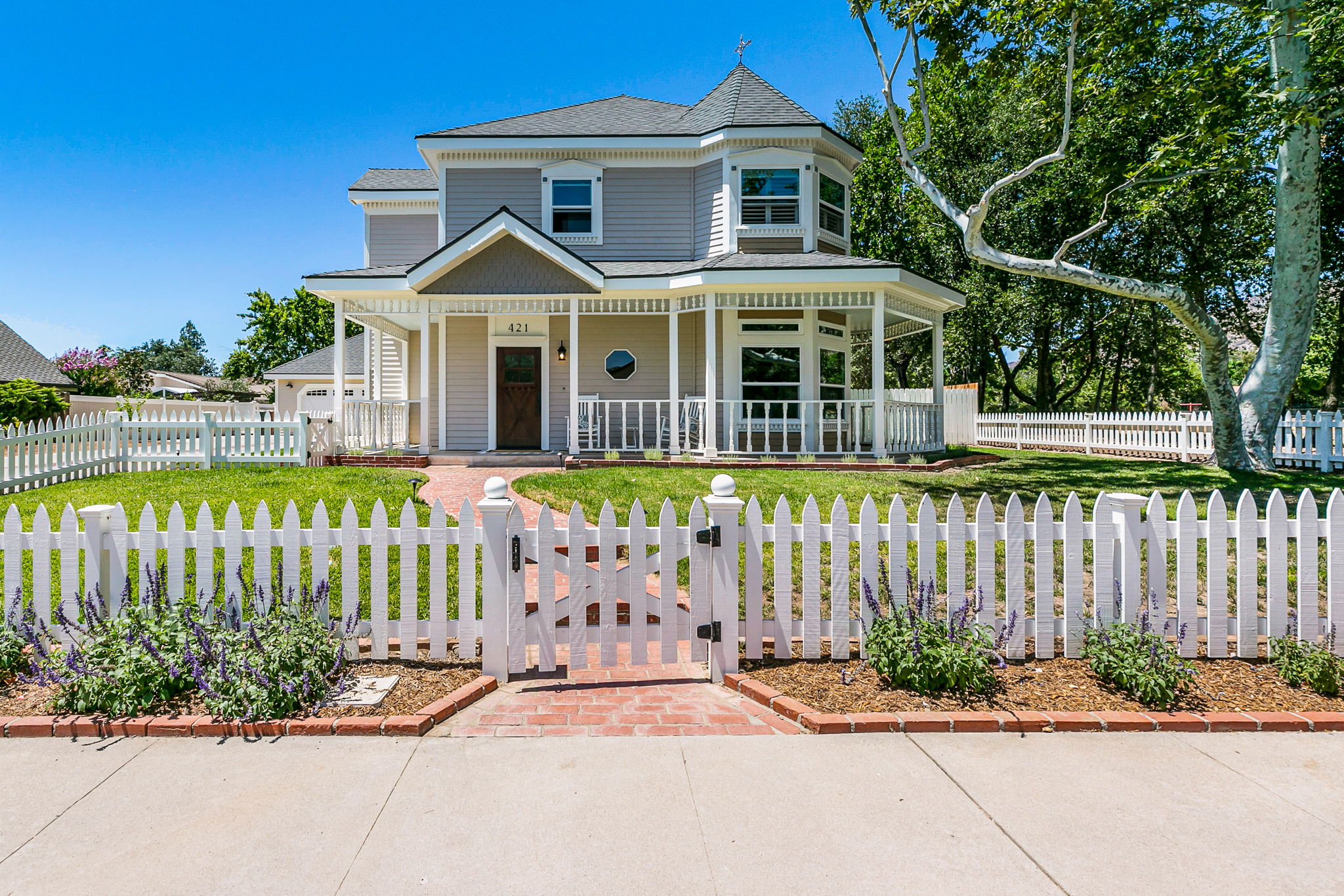 421 Los Alamos Dr