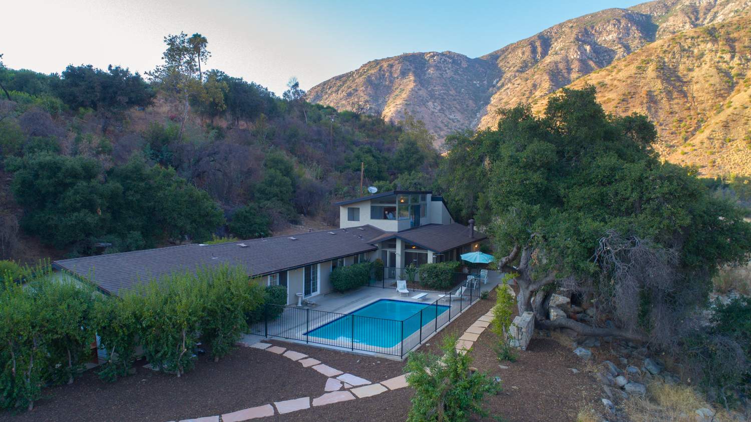 15220 Camino Cielo