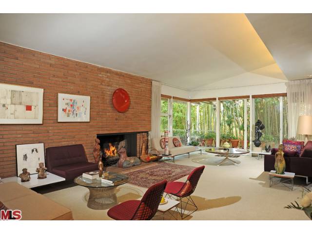2650 Carman Crest
