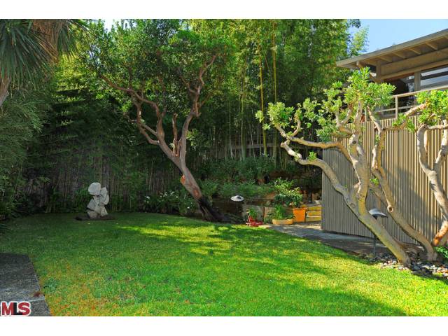 2650 Carman Crest