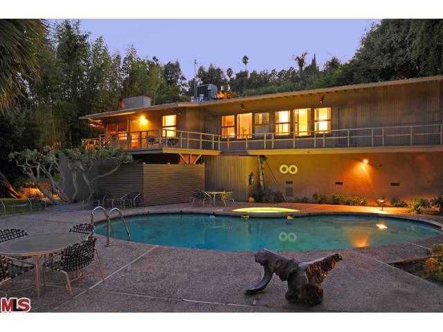 2650 Carman Crest