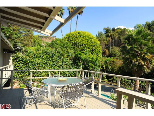 2650 Carman Crest