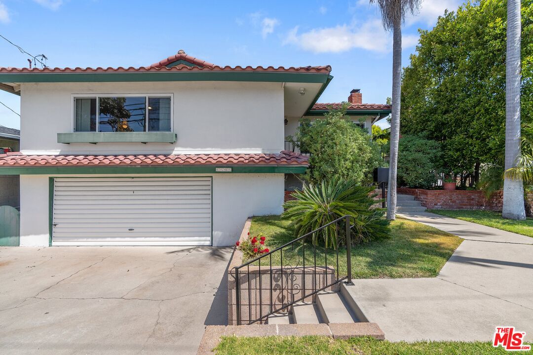 1505 E Mariposa Ave