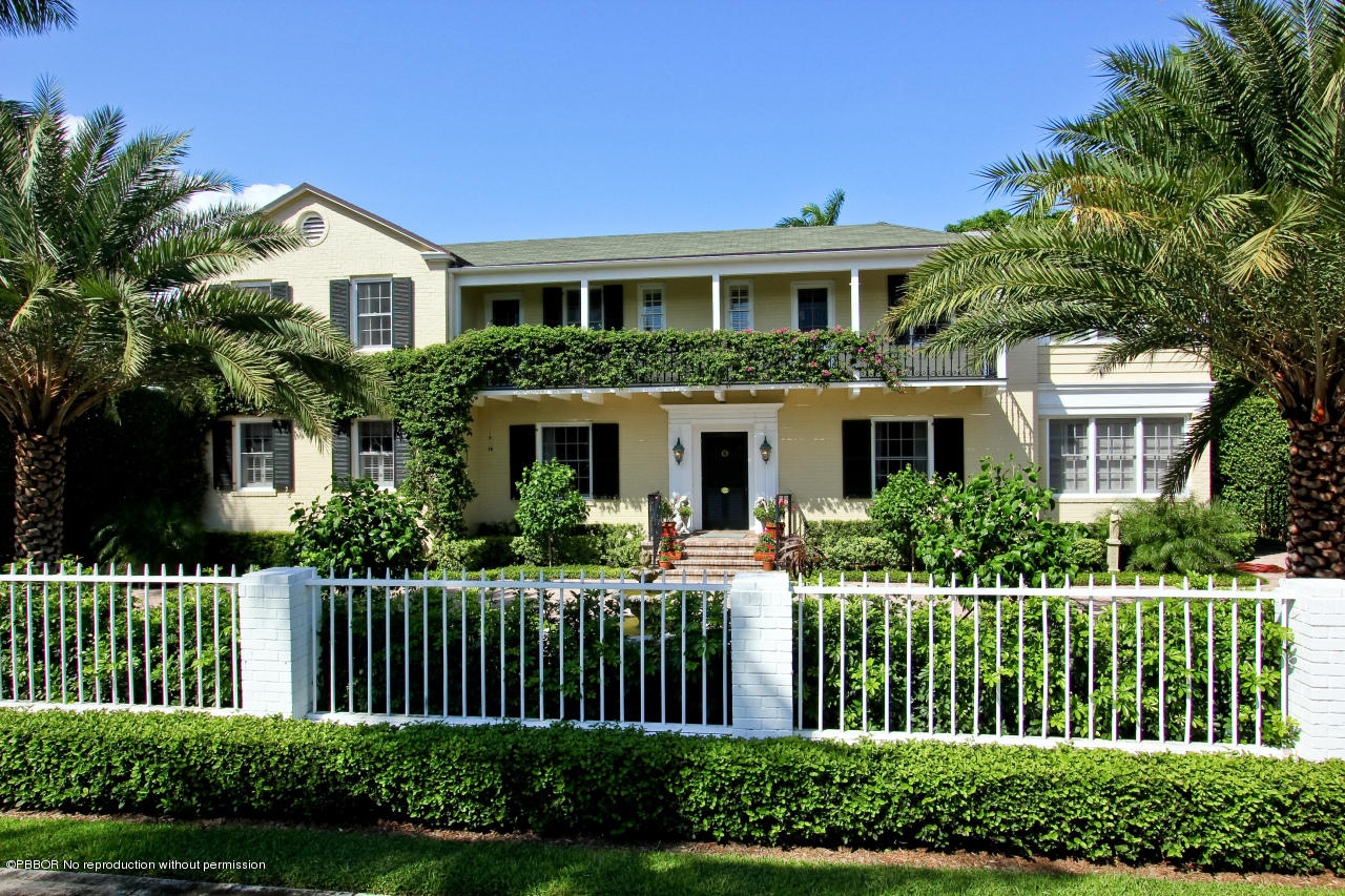 345 Seaspray Ave
