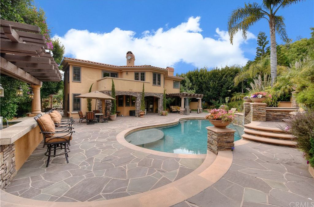 771 Avenida Salvador, San Clemente, CA is a single family home that contains 3,488 sq ft and was built in 1997. It contains 4 bedrooms and 3 bathrooms. This home last sold for $1,500,000 in August 2017.