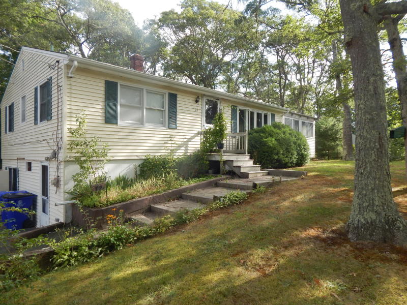 79 Clay Pond Rd