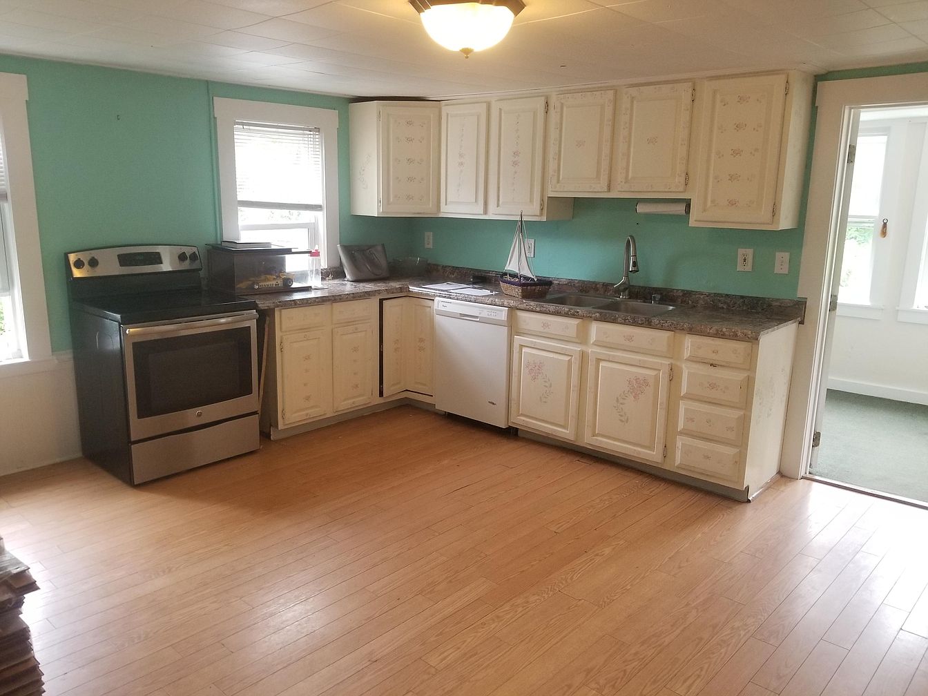 85 Shore Rd