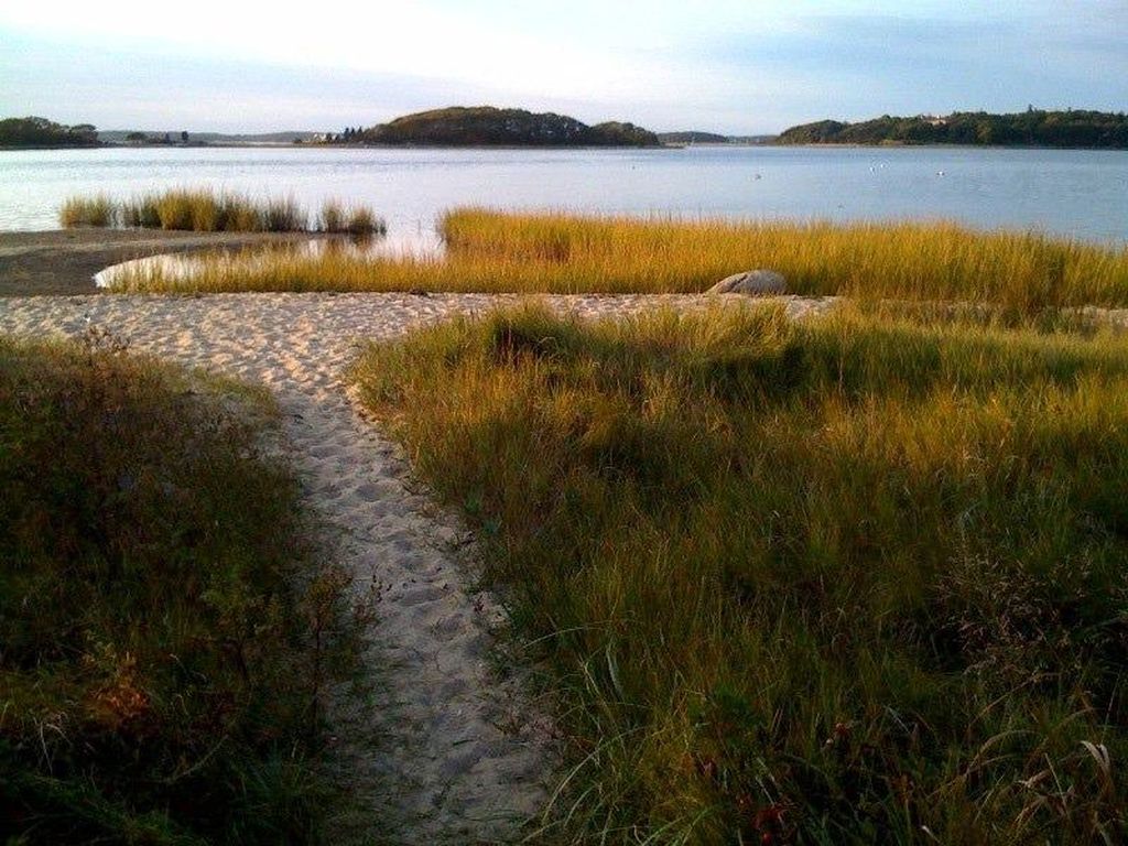 87 Shore Rd