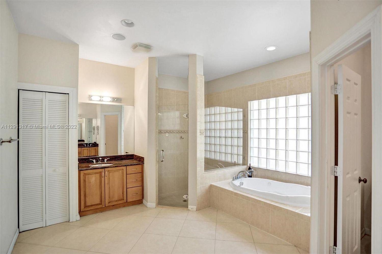 8946 Wendy Lane West