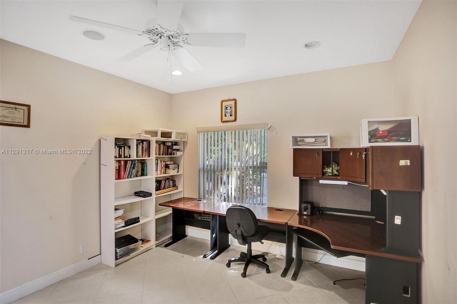 8946 Wendy Lane West