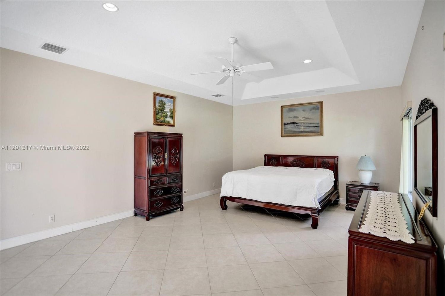 8946 Wendy Lane West