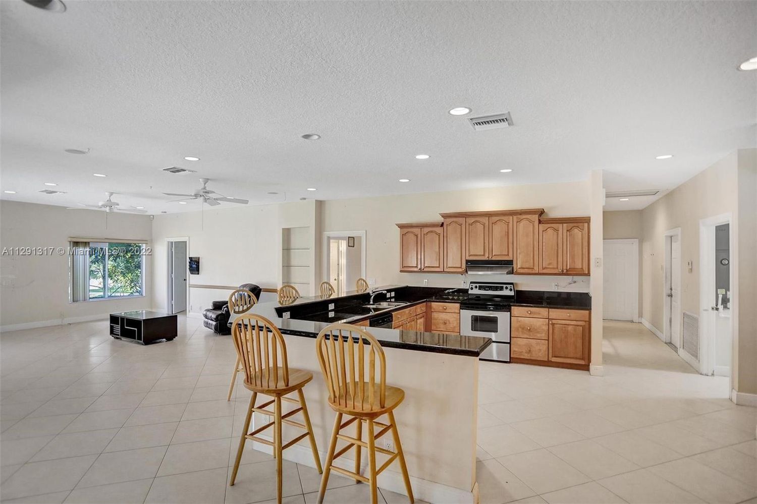 8946 Wendy Lane West