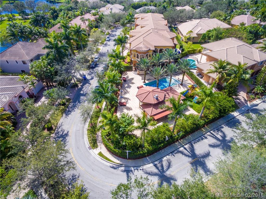 3600 Estate Oak Cir