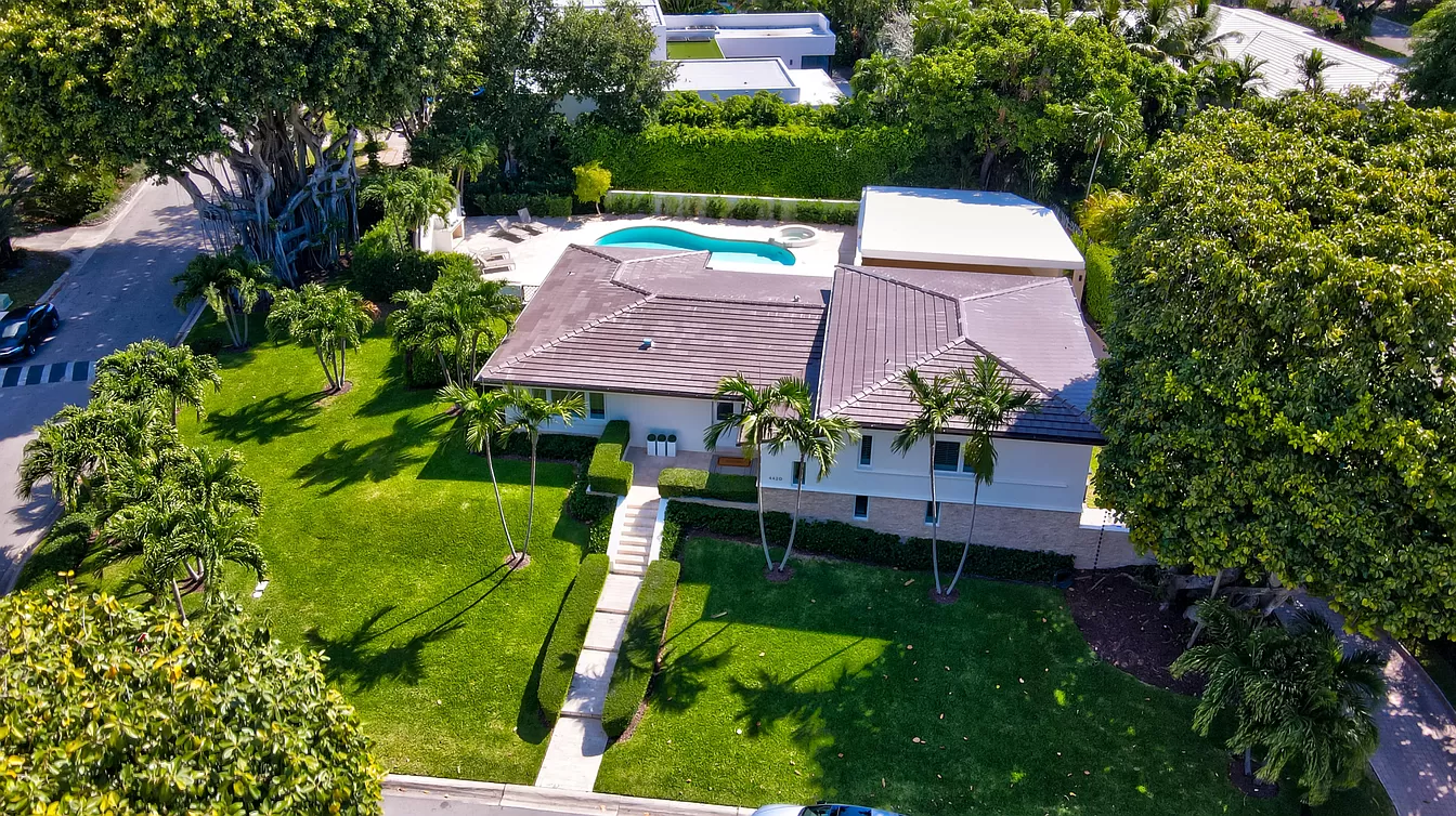 4420 Palm Ln