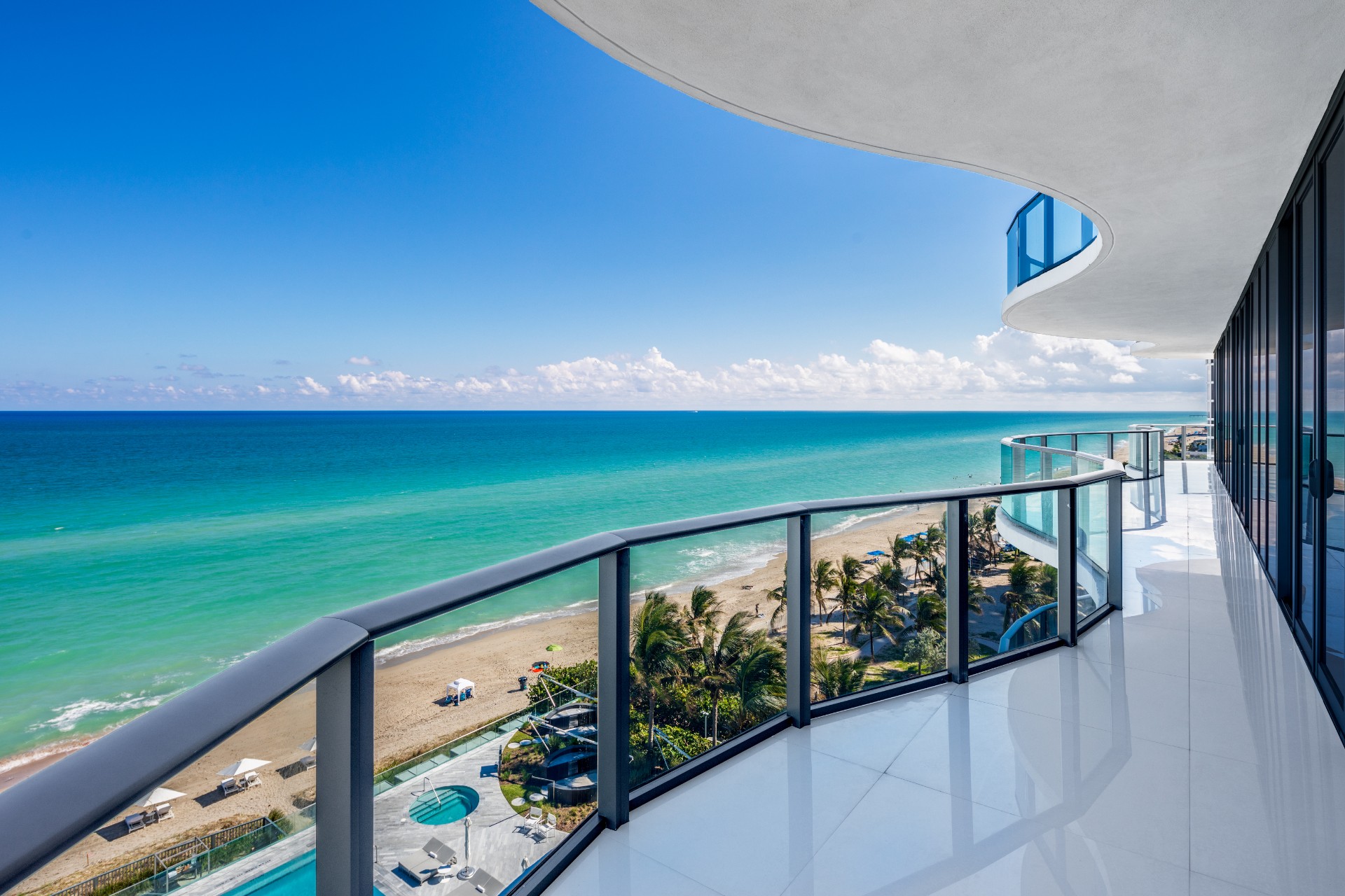 19575 Collins Ave Unit 8