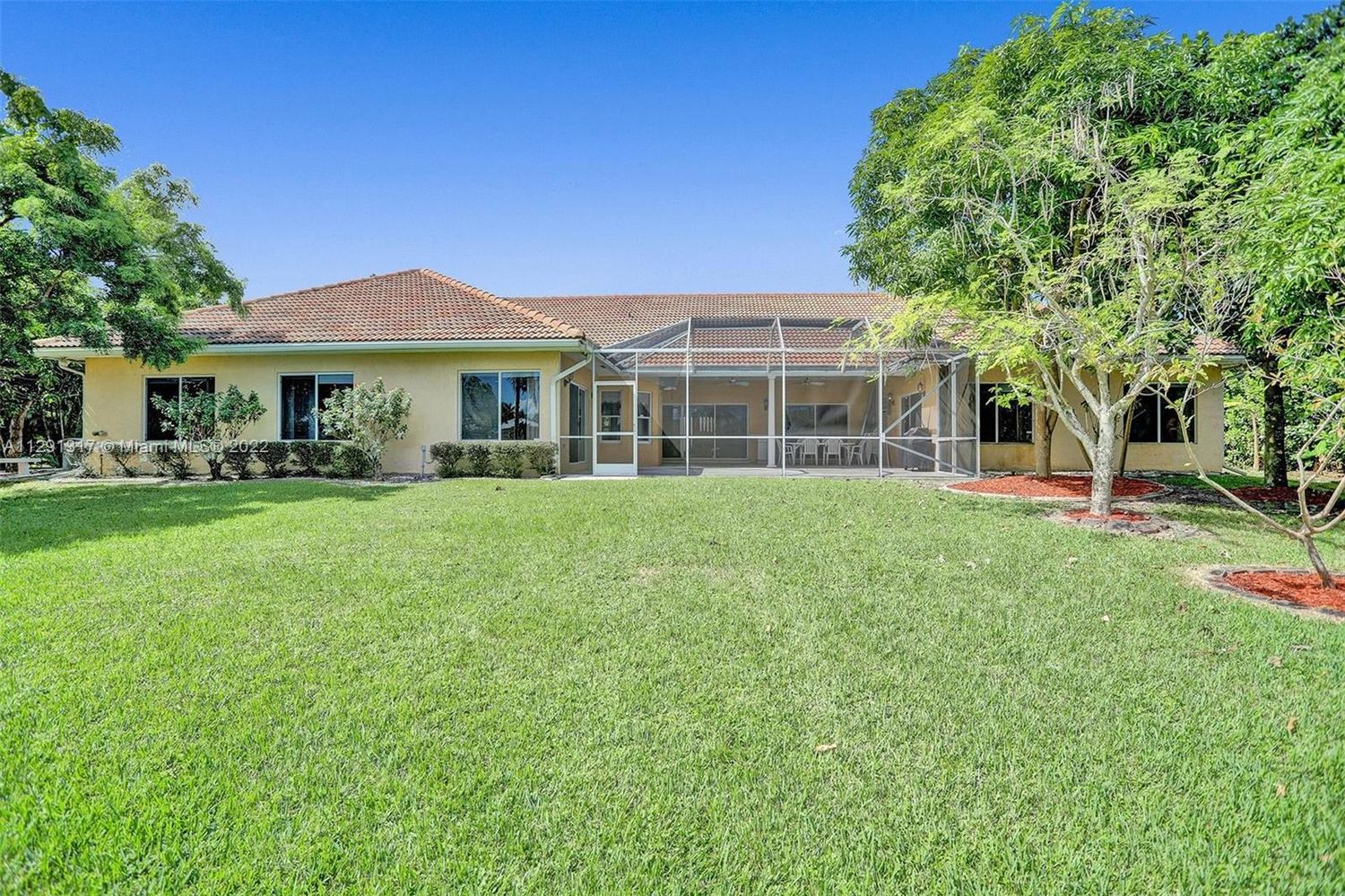8946 Wendy Lane West