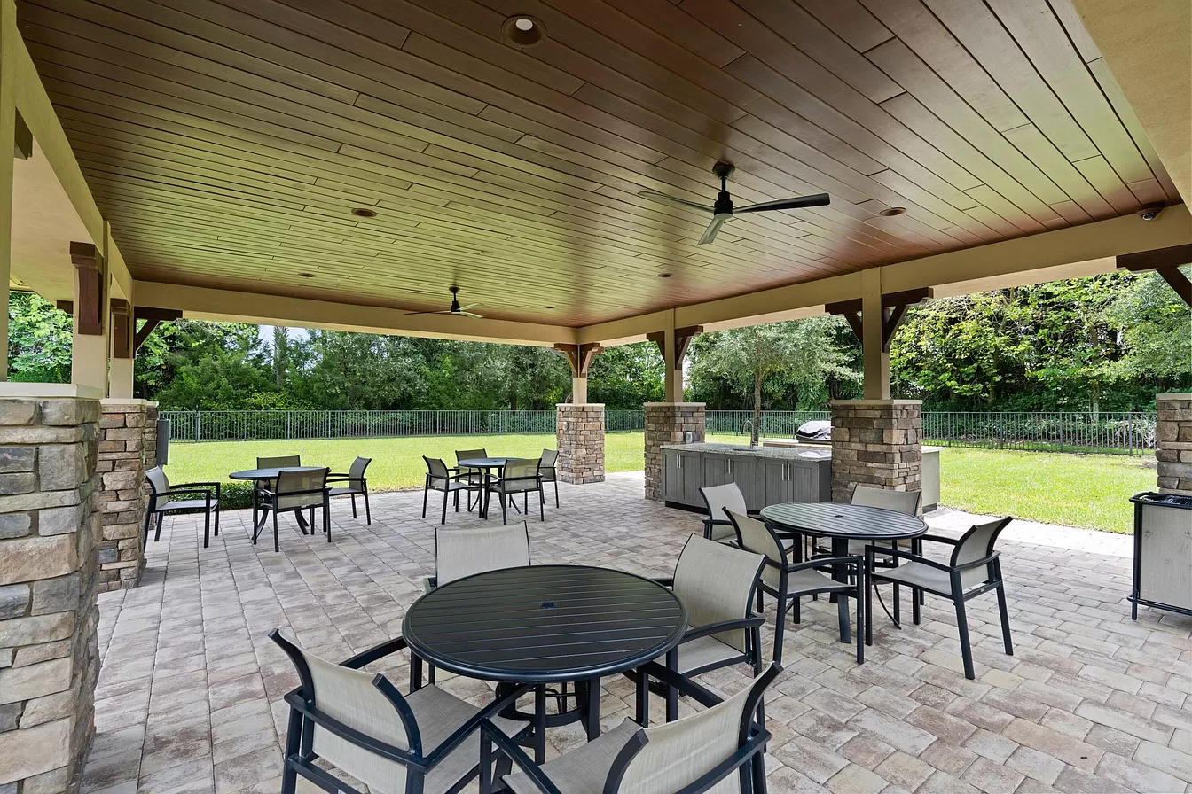 8867 Grand Prix Ln